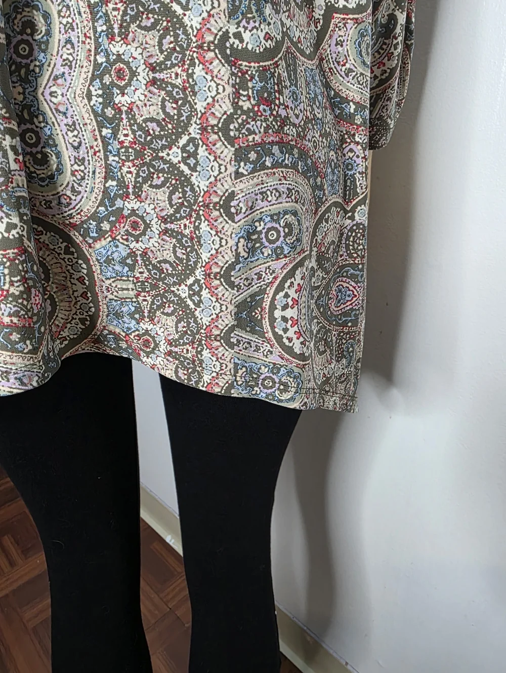 Westport Women's  Floral Knit Top in Light Green with Pink Accents Size US/2X - Picture 6 of 11